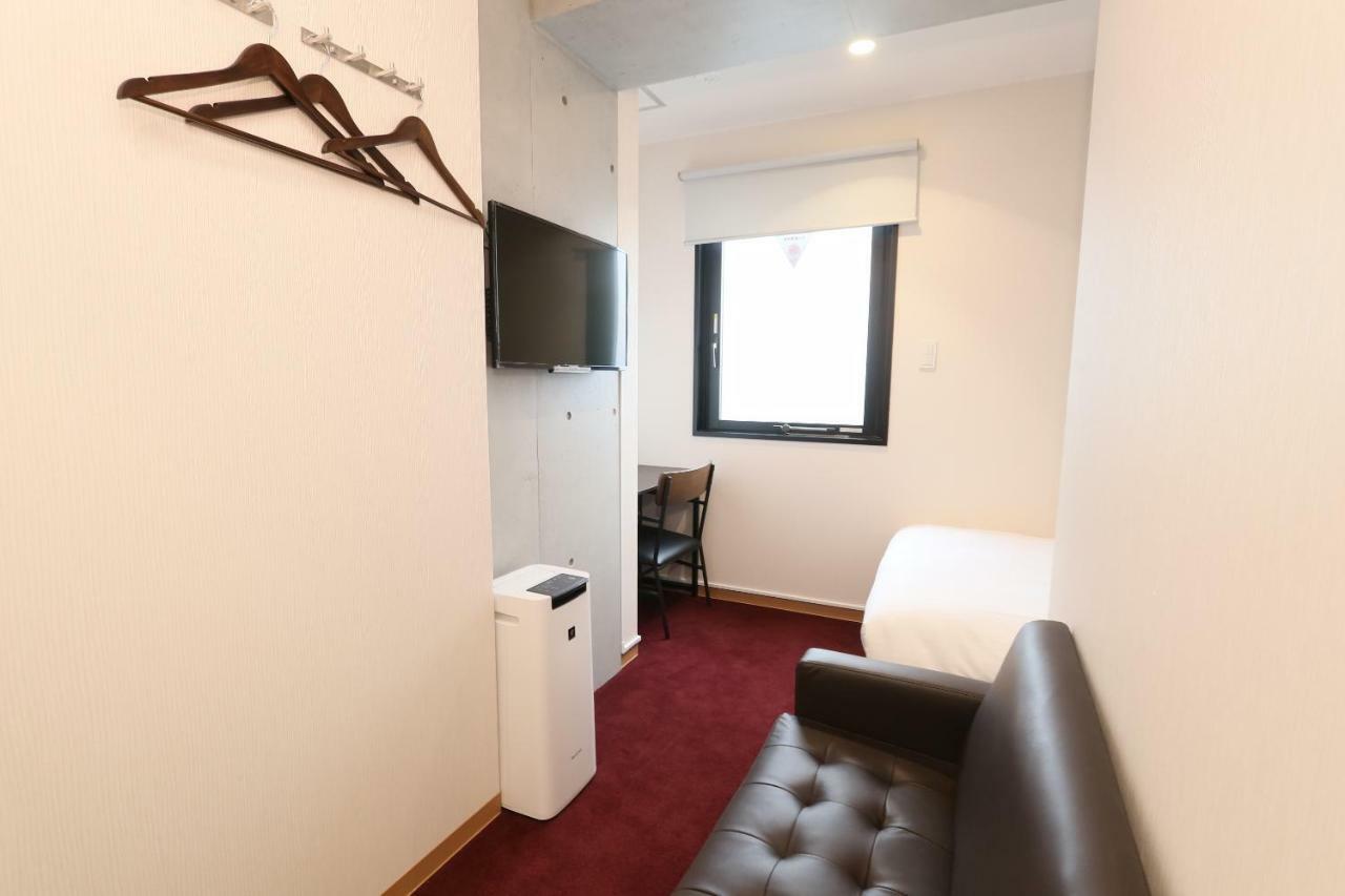 Business Capsule Hotel Lightning Hotel Asakusa Tokyo Esterno foto